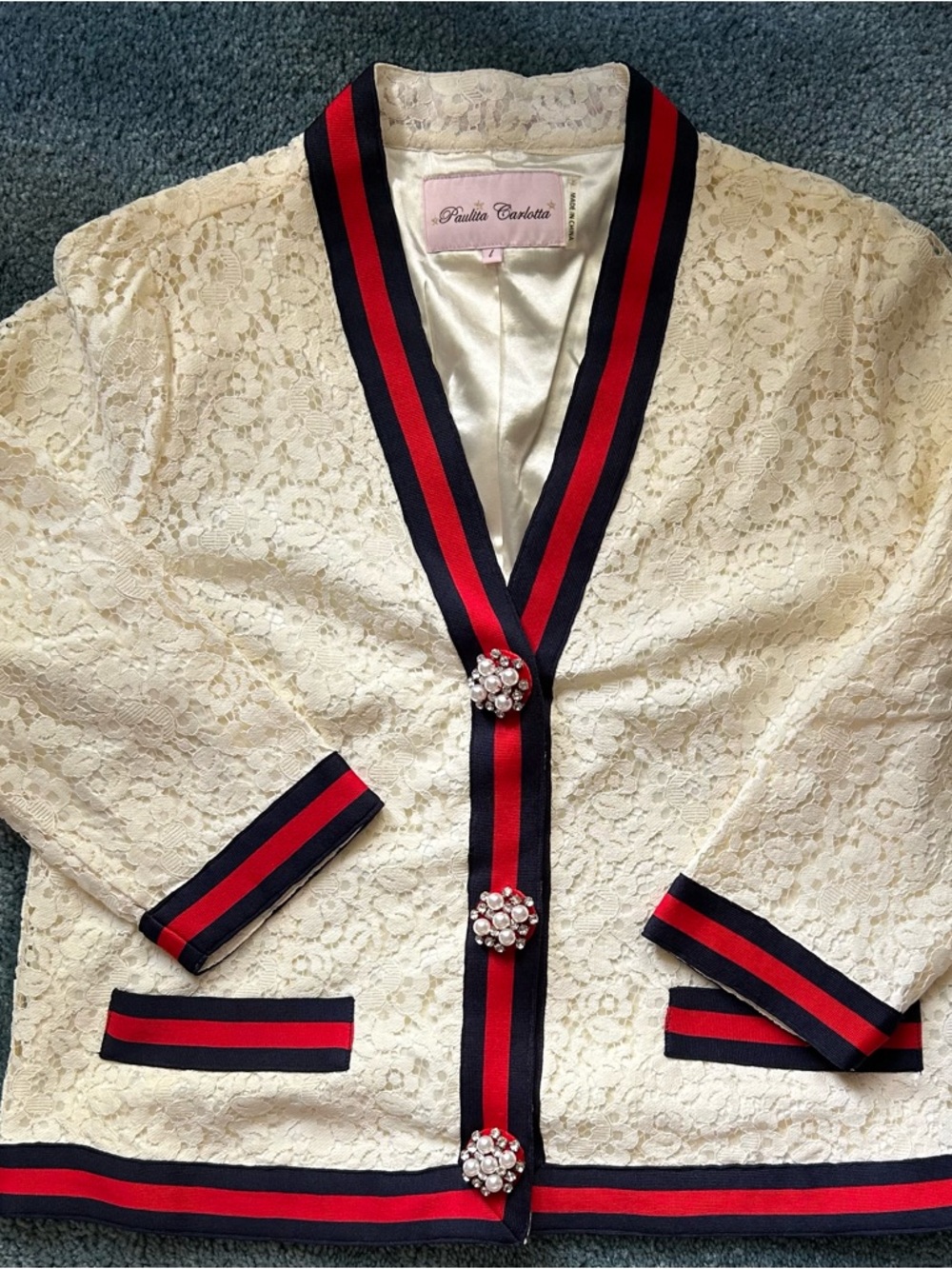 Lace jacket

Designer inspired

BEAUTIFUL buttons